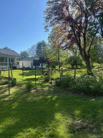 29 E Kerley Corners, Red Hook, NY 12571
