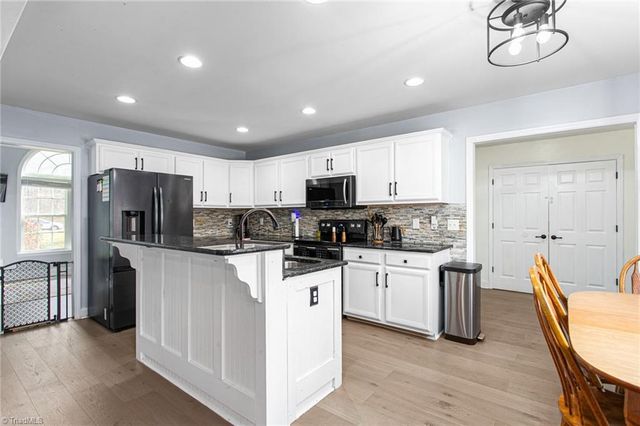 4619 Plantation Manor Drive, Randleman, NC 27317