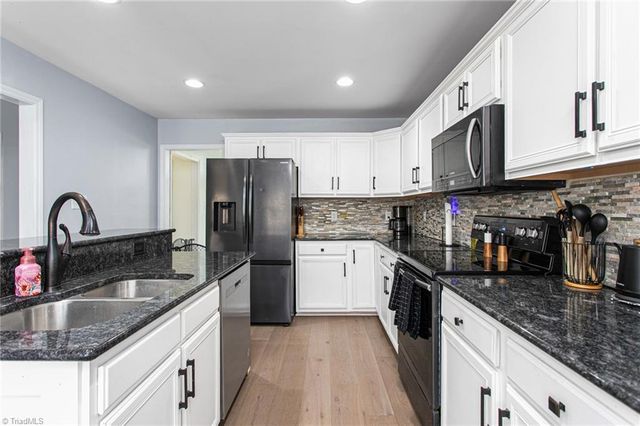4619 Plantation Manor Drive, Randleman, NC 27317