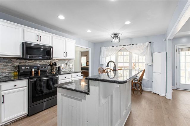 4619 Plantation Manor Drive, Randleman, NC 27317