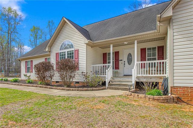 4619 Plantation Manor Drive, Randleman, NC 27317