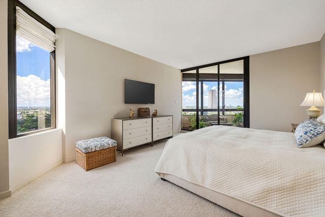 5555 Del Monte Drive 2203, Houston, TX 77056