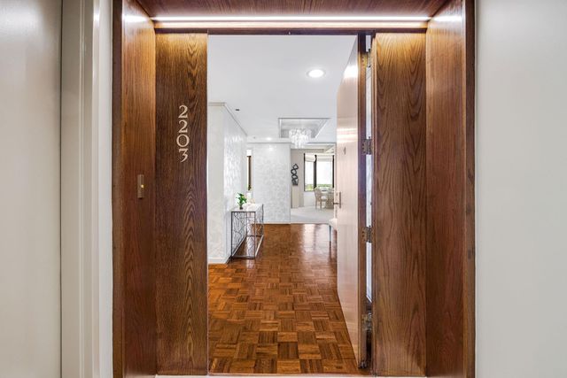 5555 Del Monte Drive 2203, Houston, TX 77056