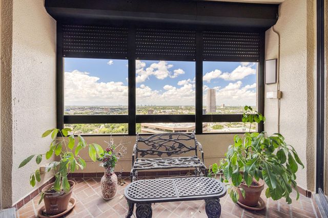 5555 Del Monte Drive 2203, Houston, TX 77056