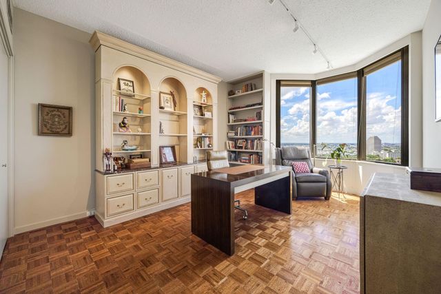 5555 Del Monte Drive 2203, Houston, TX 77056