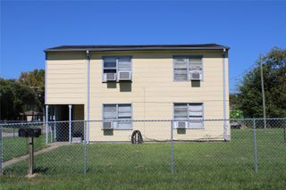 1142 7th Avenue N, Texas City, TX 77590