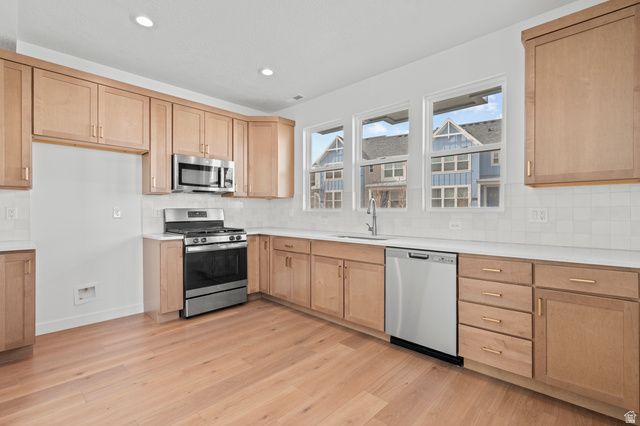 6636 W SKIP ROCK RD, South Jordan, UT 84009