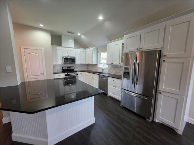 6146 Bradie Court, League City, TX 77573