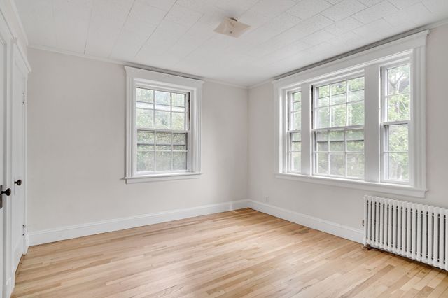 43 Linnaean 24, Cambridge, MA 02138