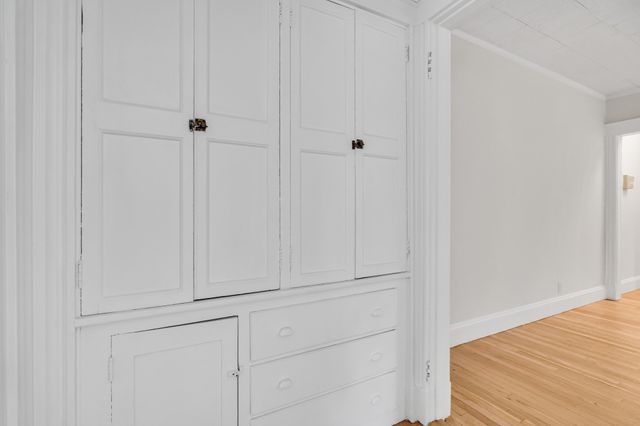 43 Linnaean 24, Cambridge, MA 02138