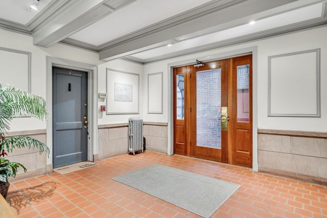43 Linnaean 24, Cambridge, MA 02138