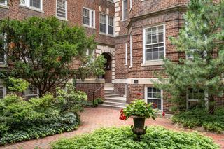 43 Linnaean 24, Cambridge, MA 02138