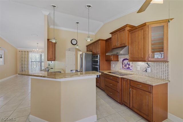 330 SW 19th LN, Cape Coral, FL 33991