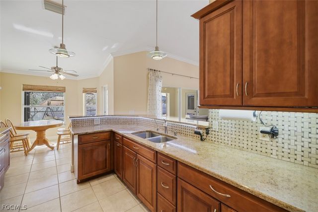 330 SW 19th LN, Cape Coral, FL 33991