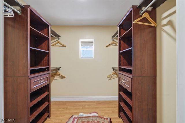 330 SW 19th LN, Cape Coral, FL 33991