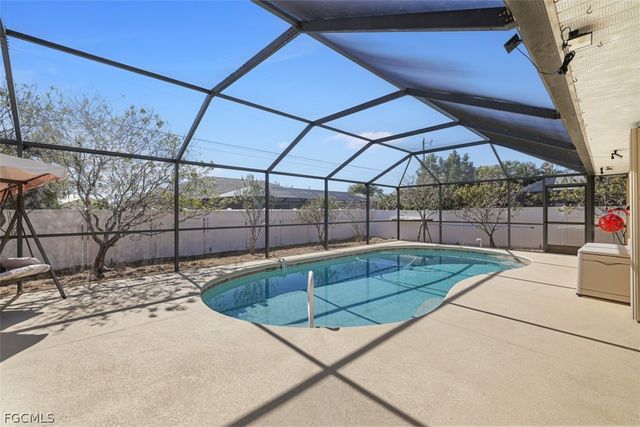 330 SW 19th LN, Cape Coral, FL 33991