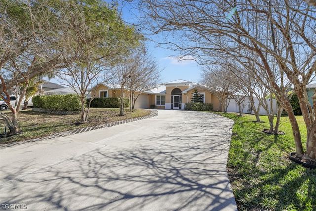 330 SW 19th LN, Cape Coral, FL 33991