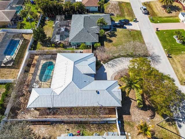 330 SW 19th LN, Cape Coral, FL 33991