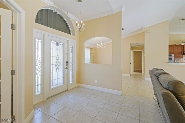 330 SW 19th LN, Cape Coral, FL 33991