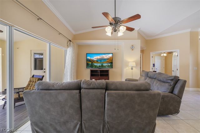 330 SW 19th LN, Cape Coral, FL 33991