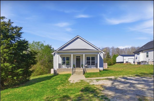 1030 Oak Dr, White Bluff, TN 37187