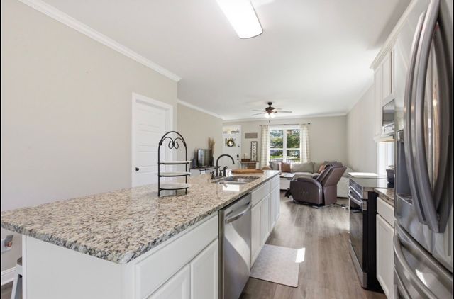 1030 Oak Dr, White Bluff, TN 37187