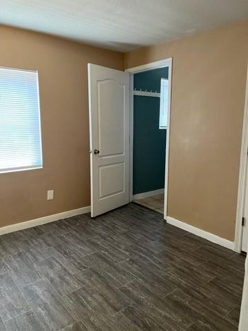 1614 Ryon St Street A, Houston, TX 77009