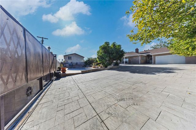 10050 Balboa Boulevard, Northridge, CA 91325