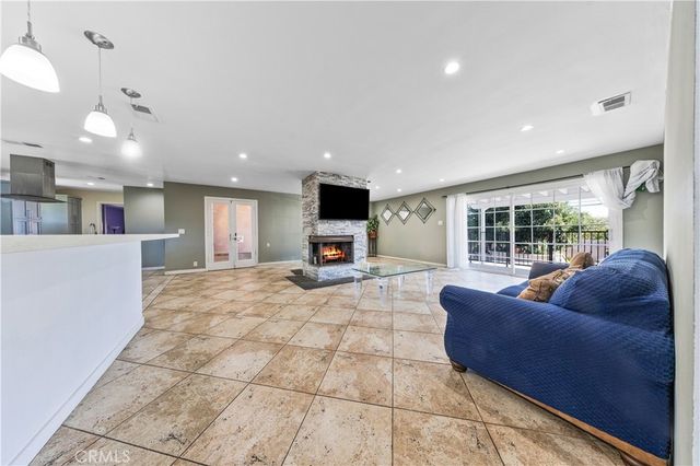 10050 Balboa Boulevard, Northridge, CA 91325