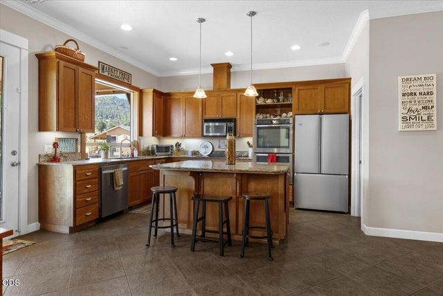 899 Old Stage Road, Medford, OR 97502