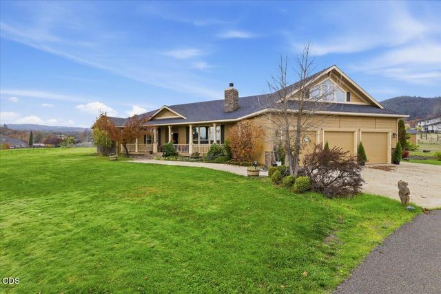 899 Old Stage Road, Medford, OR 97502
