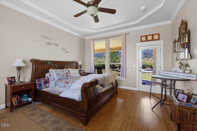 899 Old Stage Road, Medford, OR 97502