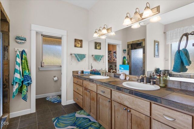 899 Old Stage Road, Medford, OR 97502