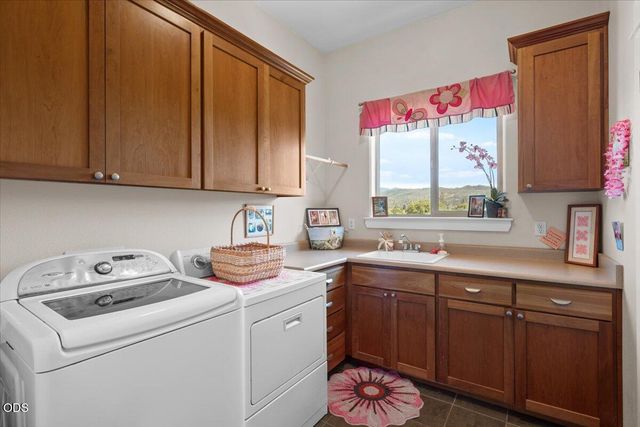 899 Old Stage Road, Medford, OR 97502