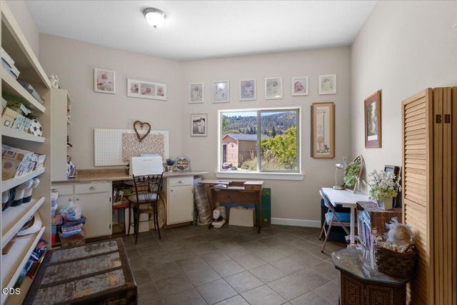 899 Old Stage Road, Medford, OR 97502