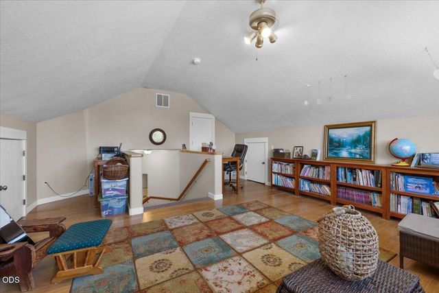 899 Old Stage Road, Medford, OR 97502