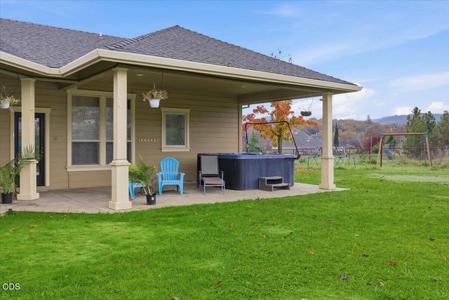 899 Old Stage Road, Medford, OR 97502