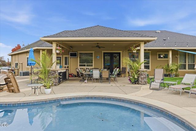 899 Old Stage Road, Medford, OR 97502