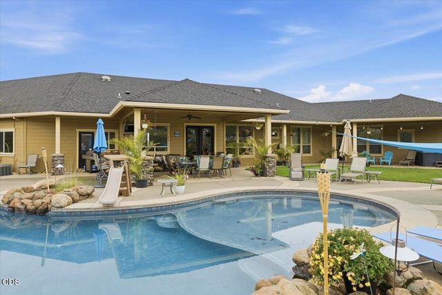 899 Old Stage Road, Medford, OR 97502