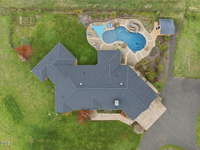 899 Old Stage Road, Medford, OR 97502