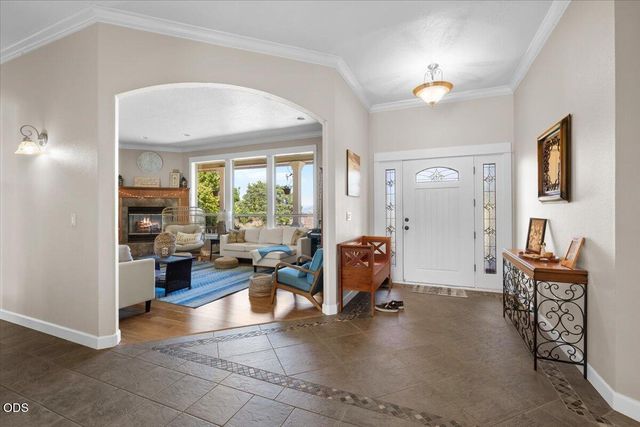 899 Old Stage Road, Medford, OR 97502