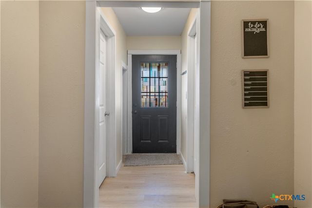 1002 E Commercial Street, Victoria, TX 77901