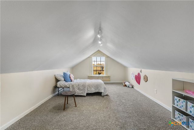 1002 E Commercial Street, Victoria, TX 77901