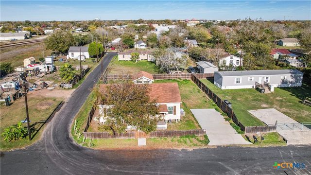 1002 E Commercial Street, Victoria, TX 77901