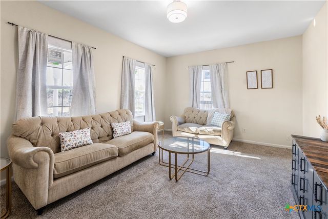 1002 E Commercial Street, Victoria, TX 77901