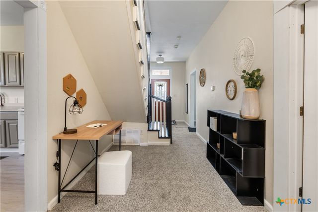 1002 E Commercial Street, Victoria, TX 77901