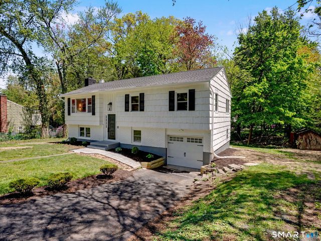 6 Eric Court, Norwalk, CT 06851