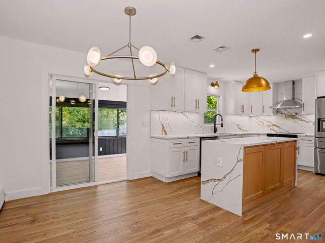 6 Eric Court, Norwalk, CT 06851