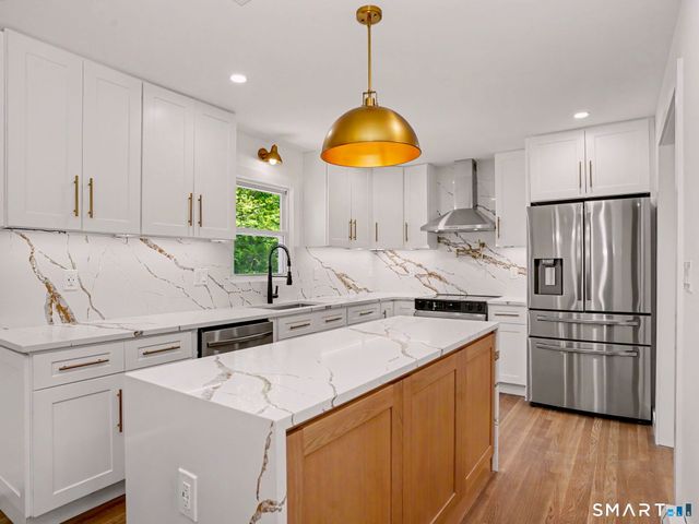 6 Eric Court, Norwalk, CT 06851