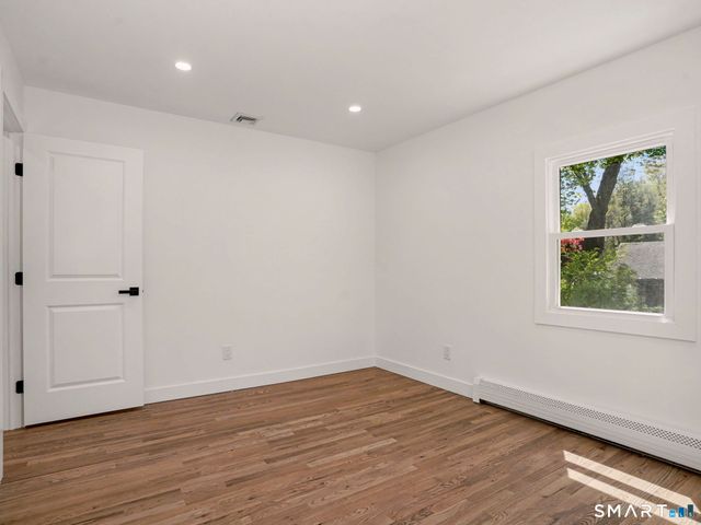 6 Eric Court, Norwalk, CT 06851